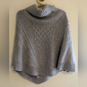 Poncho Cable Knit Sweater sz M Grey